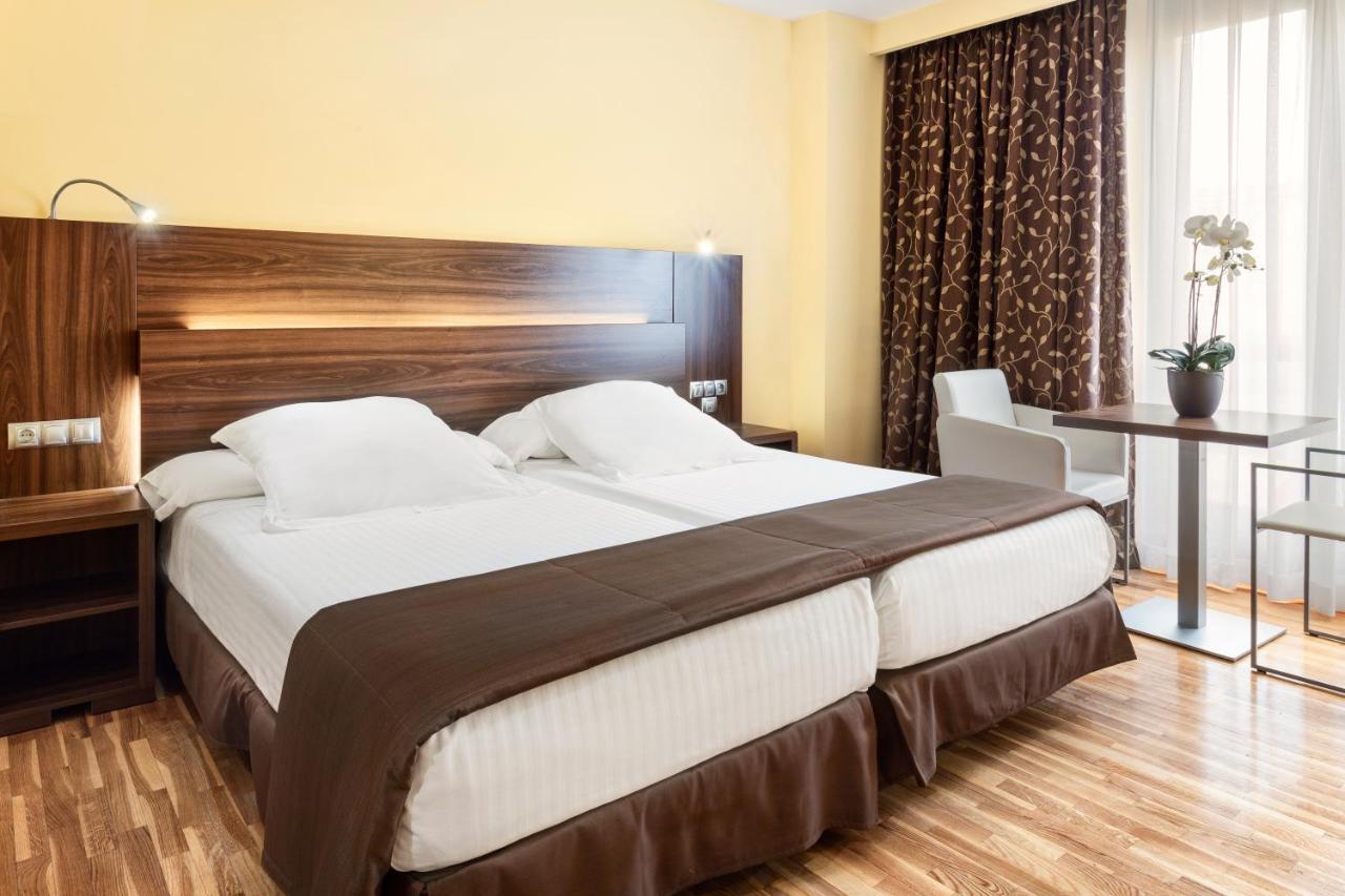 Hotel Exe Dona Carlota Ciudad Real Zewnętrze zdjęcie