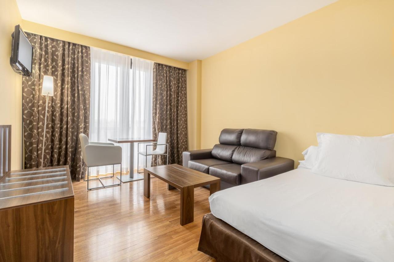 Hotel Exe Dona Carlota Ciudad Real Zewnętrze zdjęcie