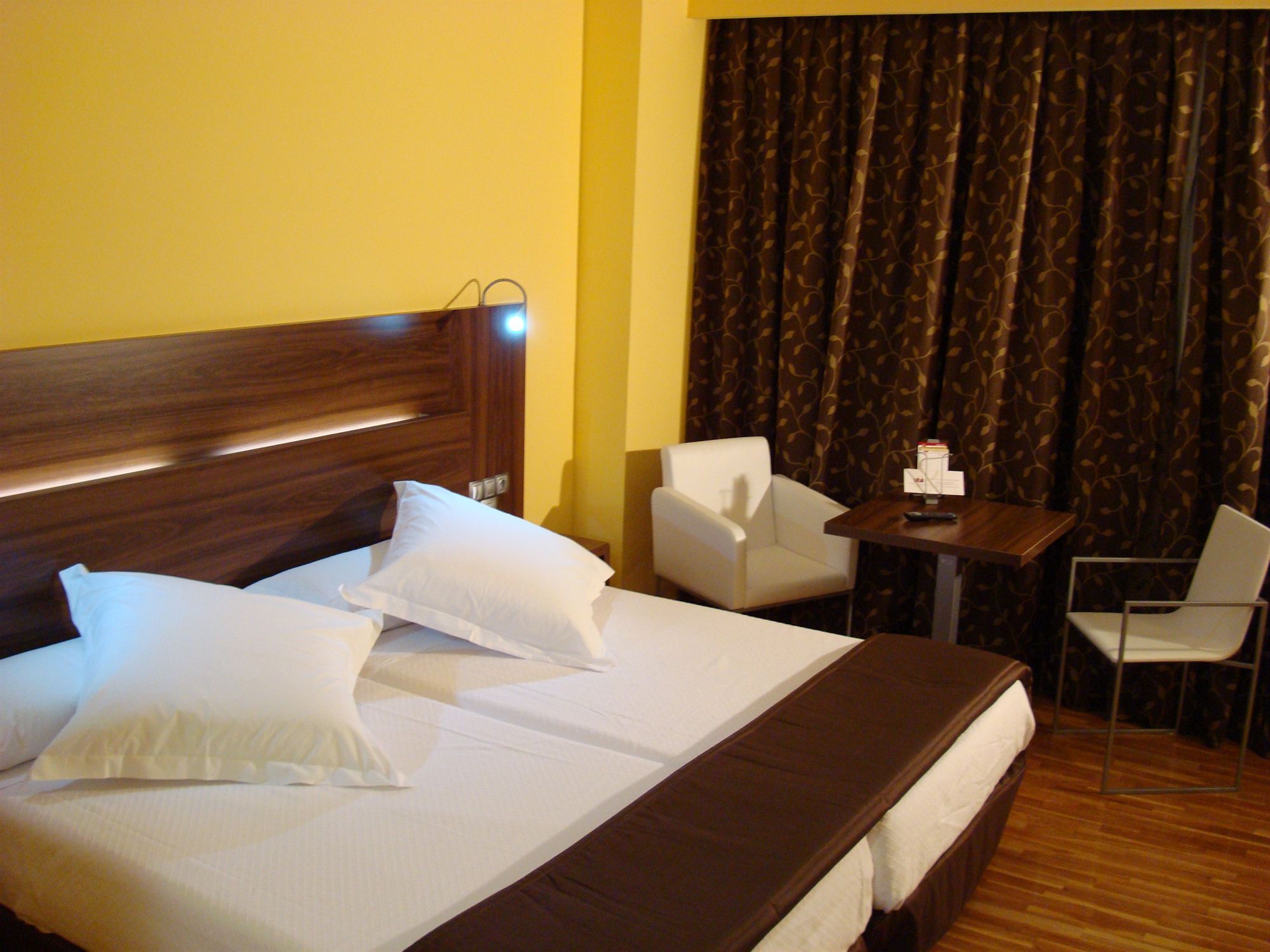 Hotel Exe Dona Carlota Ciudad Real Zewnętrze zdjęcie